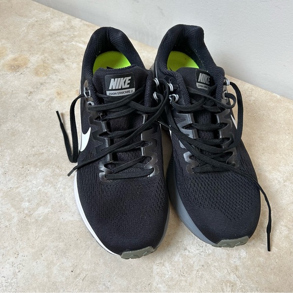Nike Zoom Structure 21 black sneakers for women w/Gray white sole size 8.5 EUC! - Picture 3 of 9